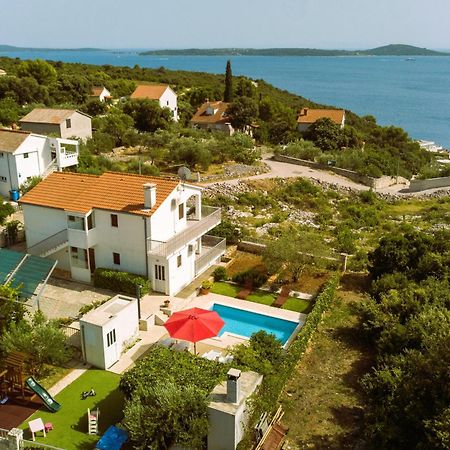 Holiday House Nena With Pool Vinišće Buitenkant foto