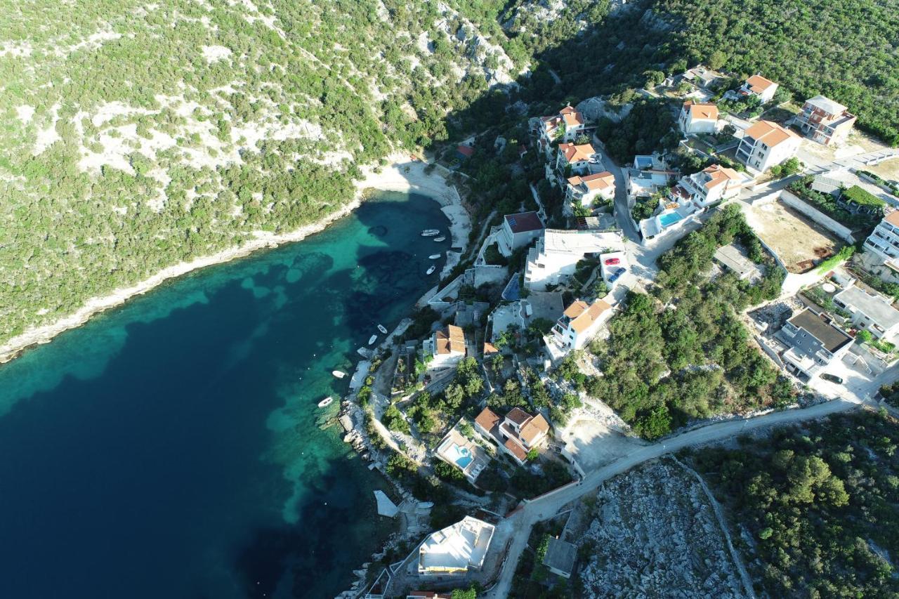 Holiday House Nena With Pool Vinišće Buitenkant foto