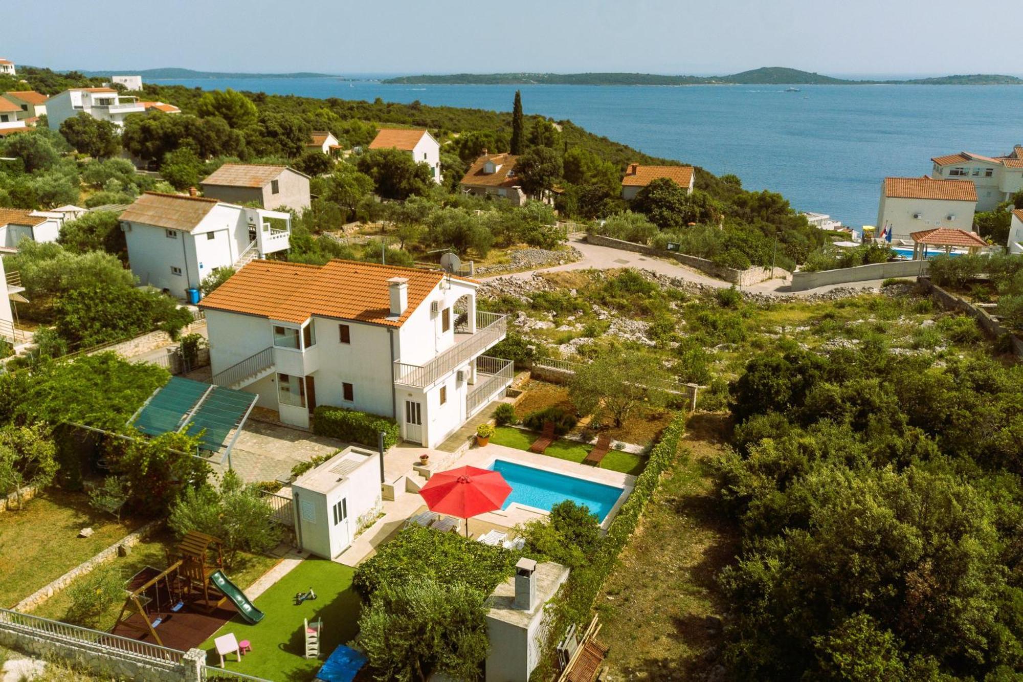 Holiday House Nena With Pool Vinišće Buitenkant foto