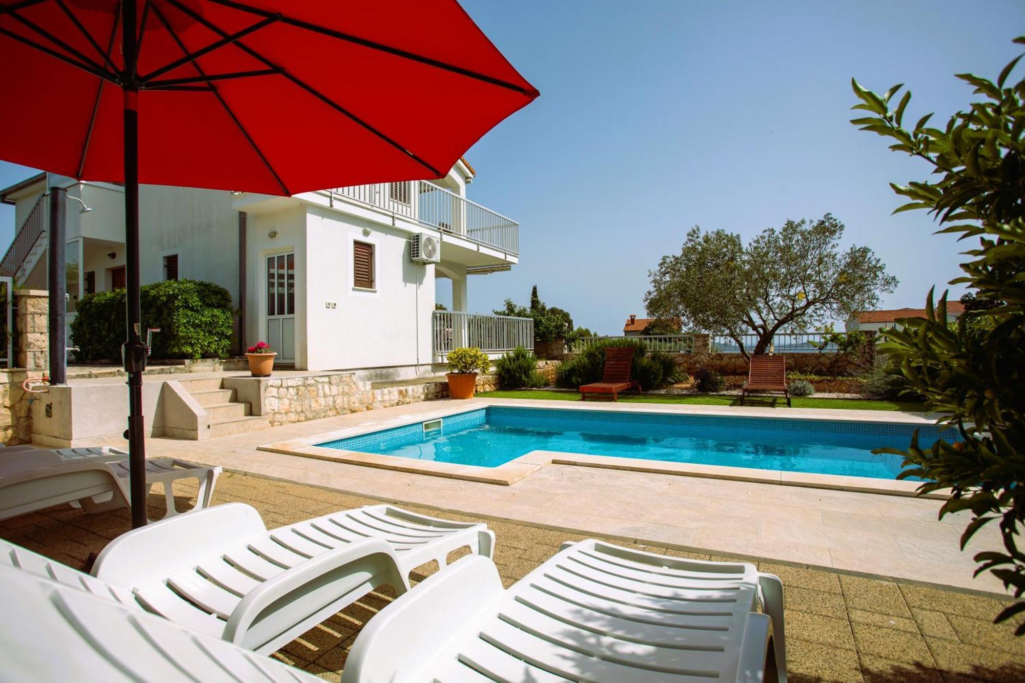 Holiday House Nena With Pool Vinišće Buitenkant foto