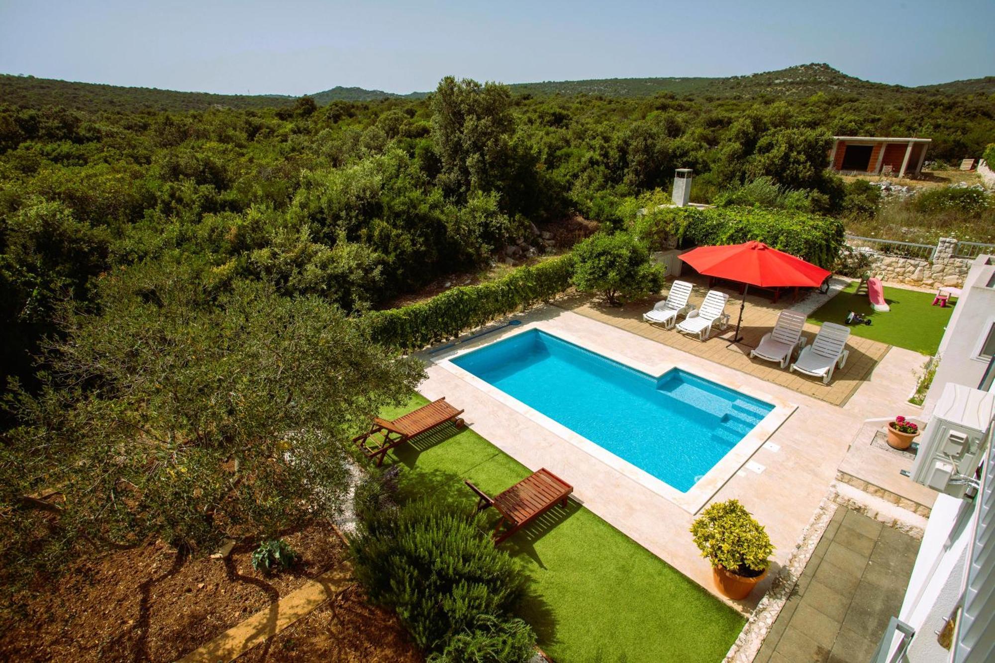 Holiday House Nena With Pool Vinišće Buitenkant foto