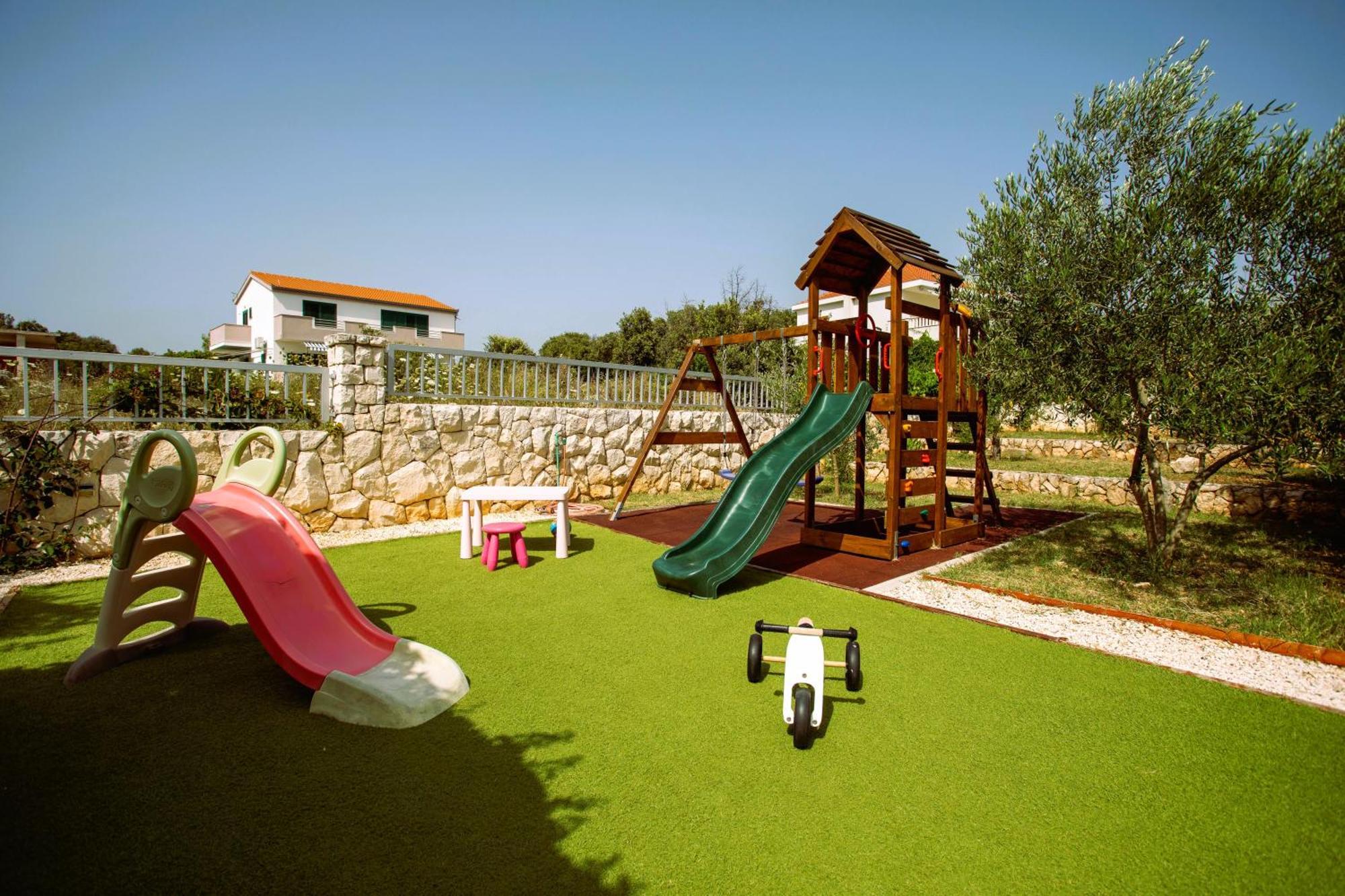 Holiday House Nena With Pool Vinišće Buitenkant foto